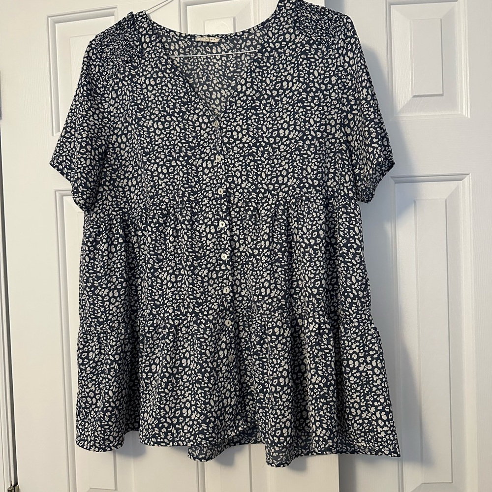 JODIFL Black and White Short Sleeve Button Down Blouse